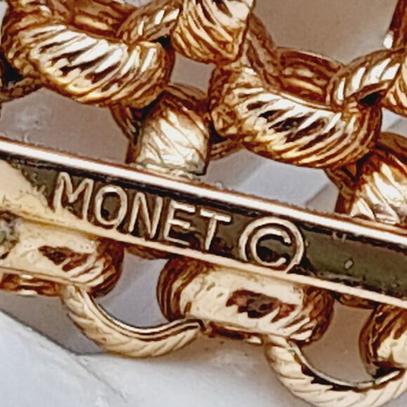 Vintage Monet Gold Plated Woven Square Brooch – 1980s Statement Designer Jewelry - Picture 6 of 10